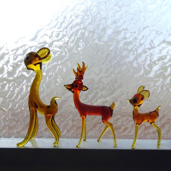 Vintage Glass Deer Figurines - Picture 2 of 6